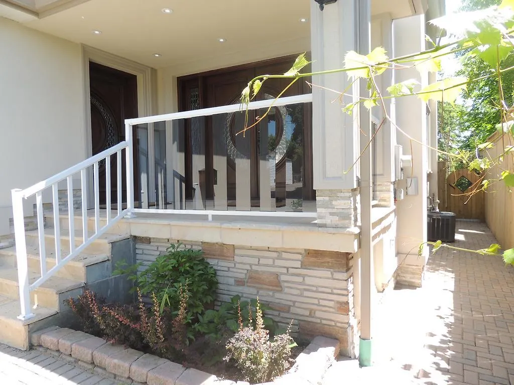 Toronto Vacation Home Rentals - Executive Underground One-Bedroom Apartment 0*,  Canada