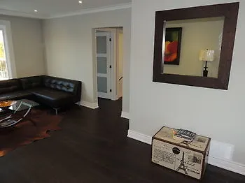 Toronto Vacation Home Rentals - Executive Underground One-Bedroom Apartment