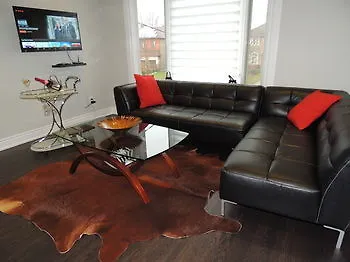 Toronto Vacation Home Rentals - Executive Underground One-Bedroom Apartment