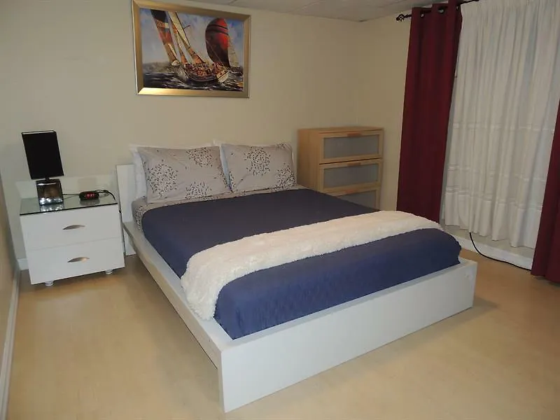 Toronto Vacation Home Rentals - Executive Underground One-Bedroom Apartment