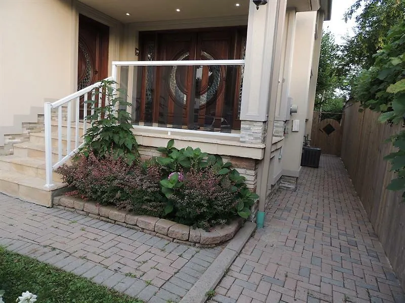 Toronto Vacation Home Rentals - Executive Underground One-Bedroom Apartment Canada